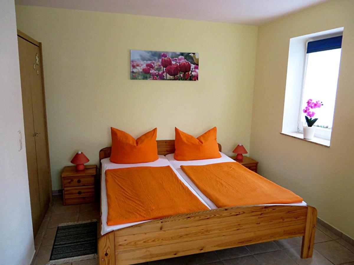 Ferienwohnungen "Marie" Mit Terrassen, Inclusive Park- Und Stellplaetze Am Haus, Mueritz-Strand Nur 700M, Altstadt 10Min, Ruhige Lage, Waren  Exterior photo