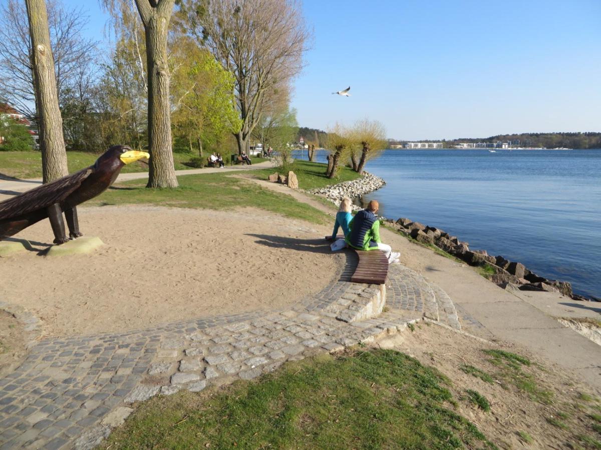 Ferienwohnungen "Marie" Mit Terrassen, Inclusive Park- Und Stellplaetze Am Haus, Mueritz-Strand Nur 700M, Altstadt 10Min, Ruhige Lage, Waren  Exterior photo