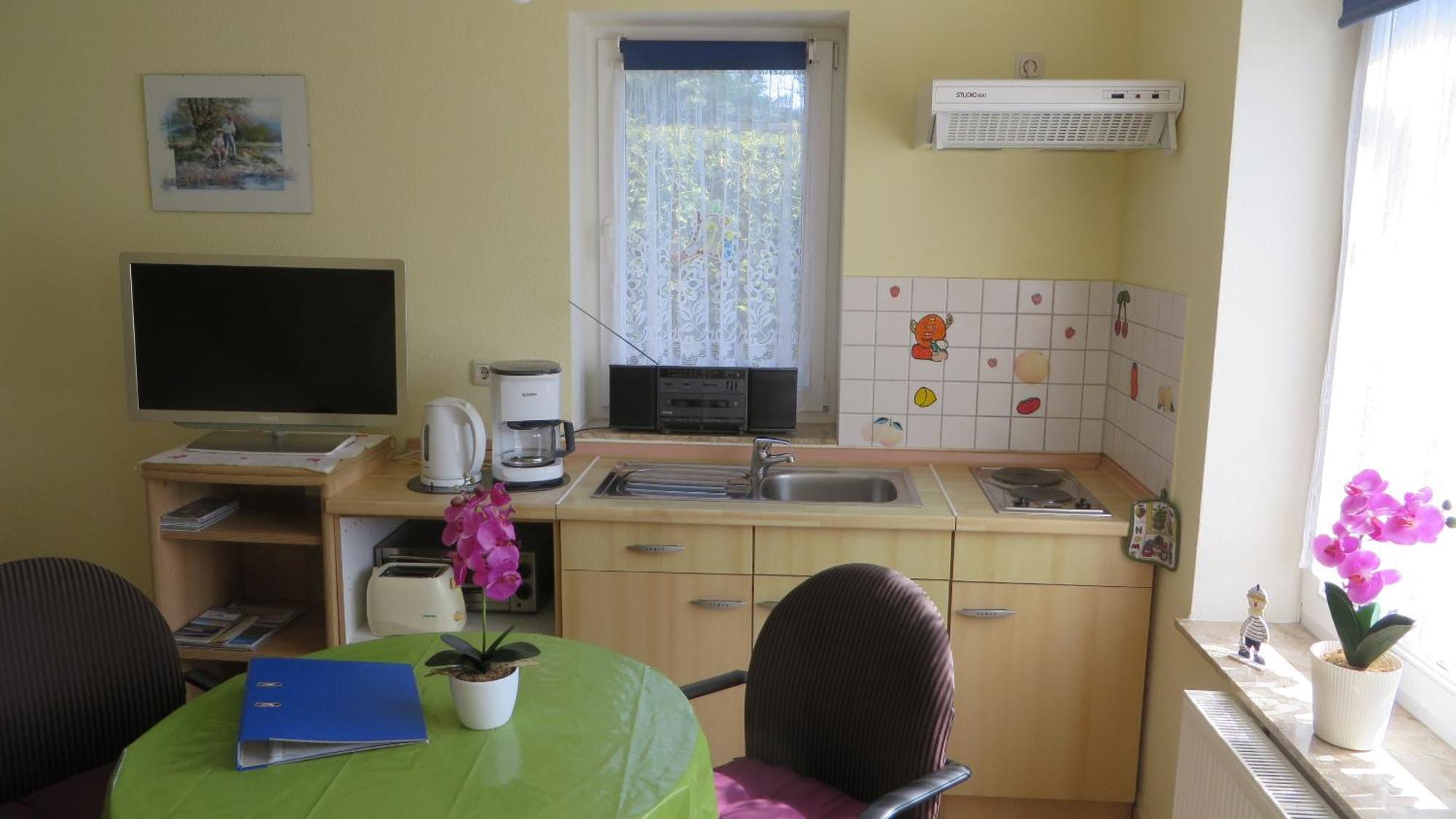 Ferienwohnungen "Marie" Mit Terrassen, Inclusive Park- Und Stellplaetze Am Haus, Mueritz-Strand Nur 700M, Altstadt 10Min, Ruhige Lage, Waren  Room photo